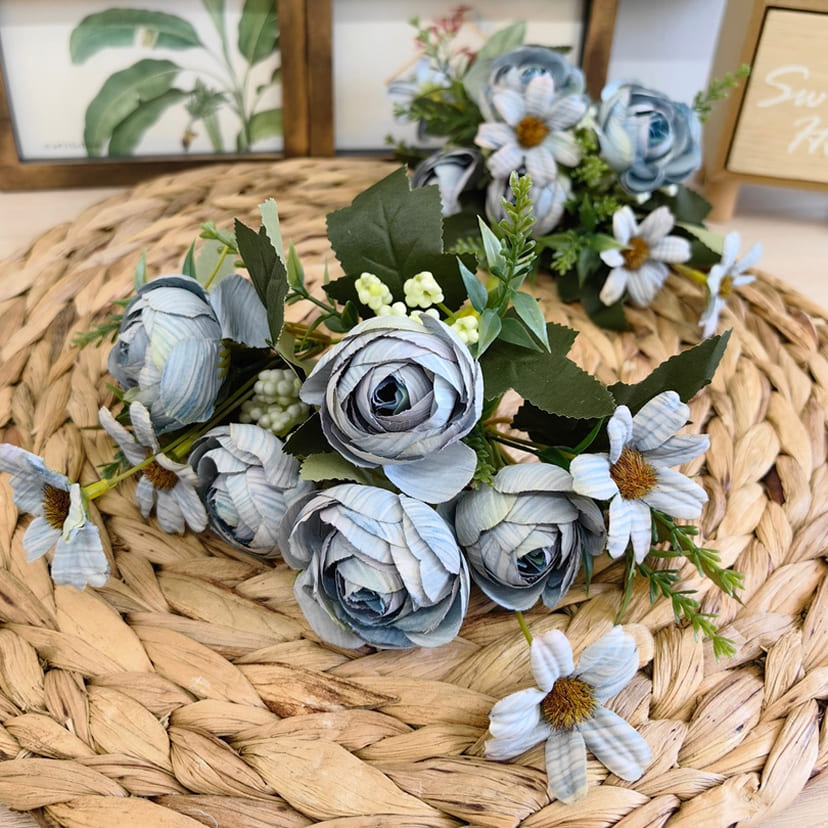 Искусственные цветы во Владимире | Цветы искусственные «Камелии с мелкоцветом», голубые, букет